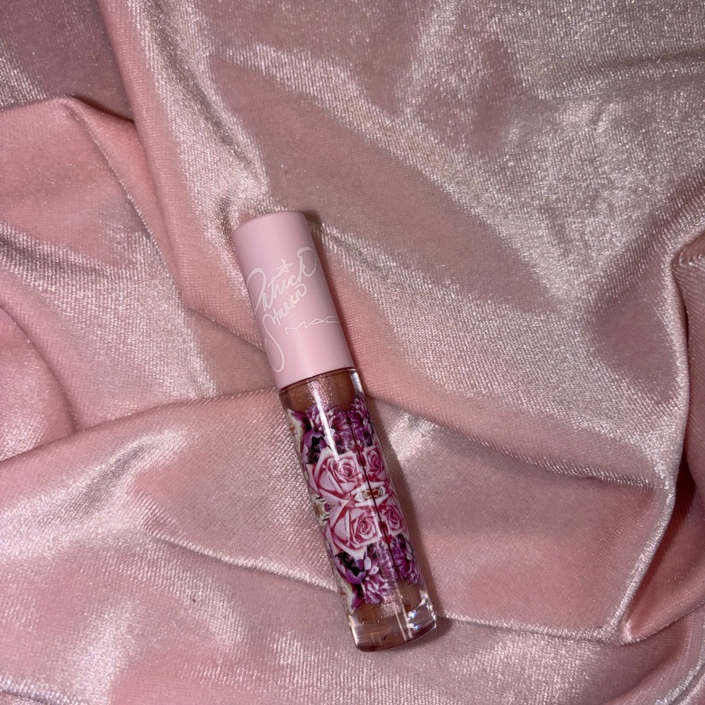 New MAC x Patrick Starrr Lipglass – “MamaStarrr” Discontinued.